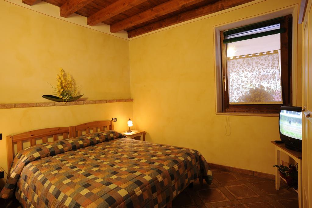 Gasthaus Agriturismo Gian Galeazzo Visconti Valeggio sul Mincio Zimmer foto