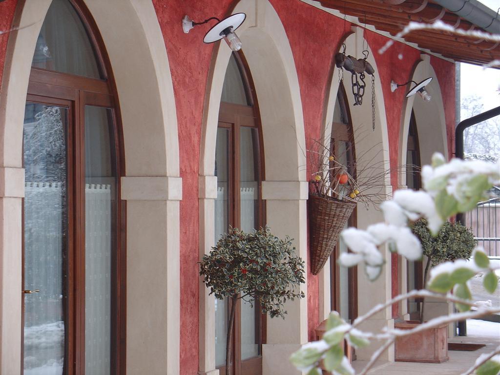 Gasthaus Agriturismo Gian Galeazzo Visconti Valeggio sul Mincio Exterior foto